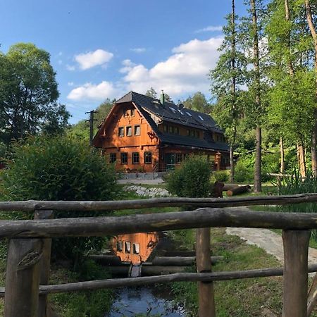 Hotel Kameňácká myslivna Moravany  Exterior foto